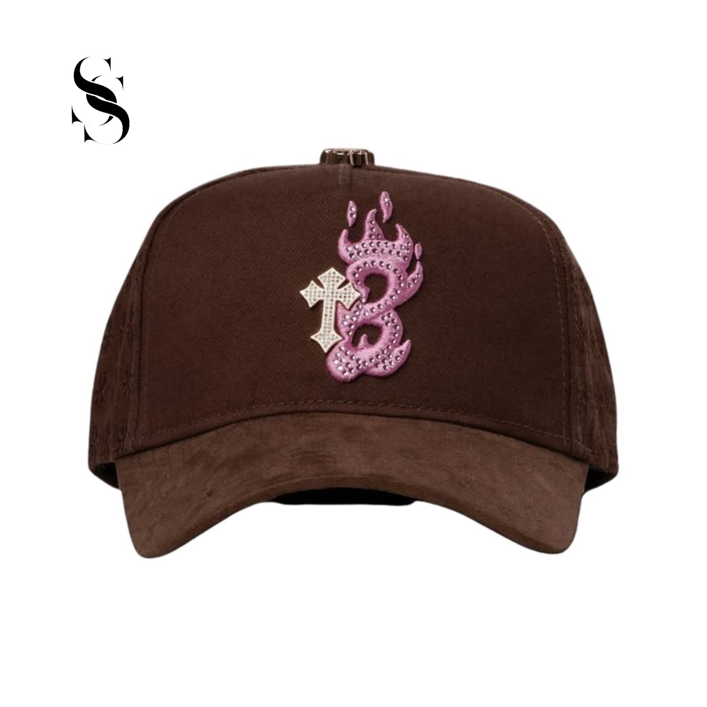 Gorra urbana Barbas Hats, modelo B Cross Pink con detalles de bordado en color rosa contrastante sobre la silueta estructurada