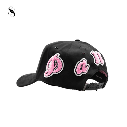 Sombrero Dandy Hats Fuck Off de Second Shot, sombrero de ala ancha y diseño llamativo en color negro con texto en la parte frontal.