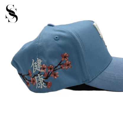 Sombrero El Dreamer Hats Kanji 2.0 de Second Shot, con diseño de estilo japonés y detalles en tela, vista frontal.