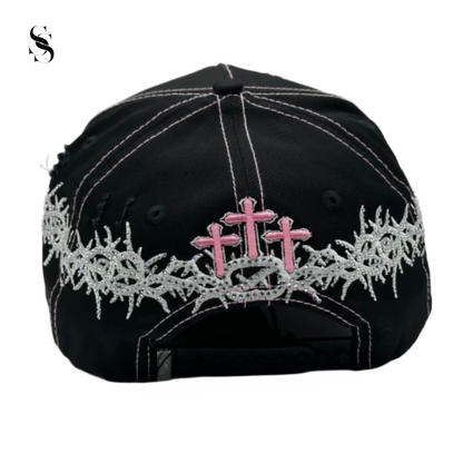 gorra negra Rude Awakenings de la marca Second Shot, con detalles de espinas y acabado en negro mate.