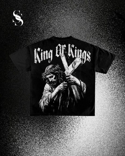 Camiseta negra Second Shot King of Kings con diseño gráfico en el centro, estilo casual y cómodo para uso diario.