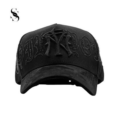 Sombrero 31 Hats NY Crystals en color negro de la marca Second Shot, con cristales decorativos y diseño moderno.