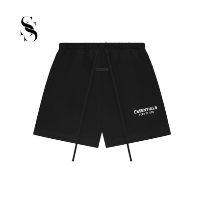 Short deportivo Fear of God Essentials en color negro con cordones ajustables, parche frontal de goma y logotipo blanco impreso en la pierna izquierda.